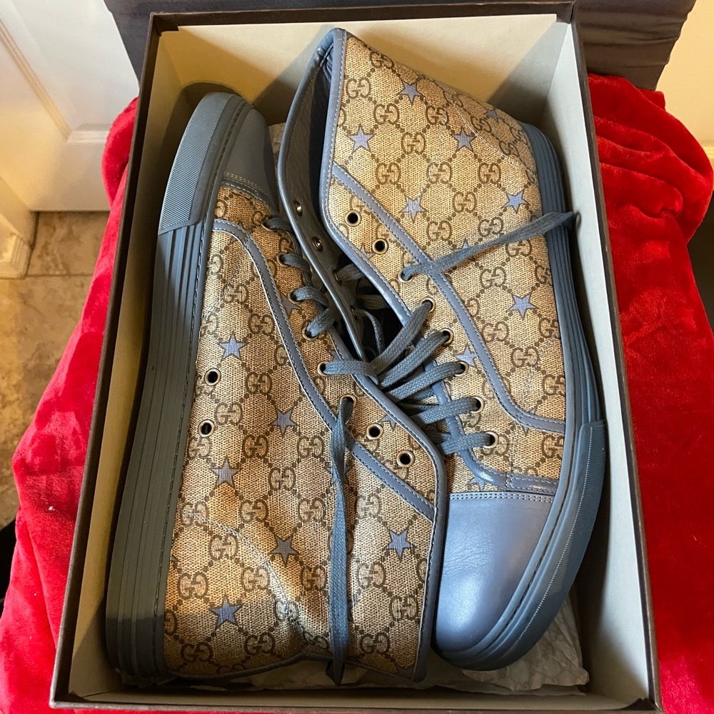 Gucci Men's Beige and Blue Patterned . Mens Size 14 Sneakers